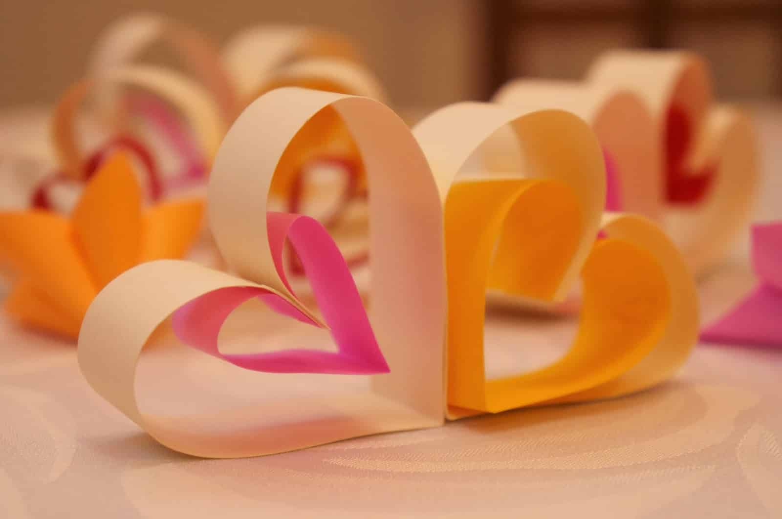 Bodas de papel: significado, origem, dicas para comemorar e inspirações