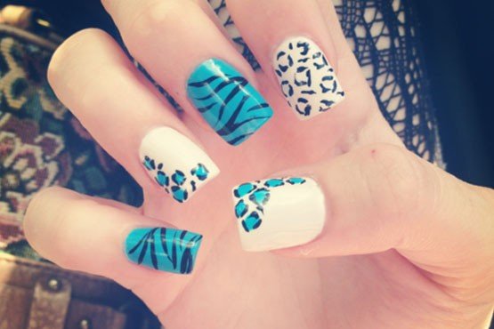 nail model decorated animal print