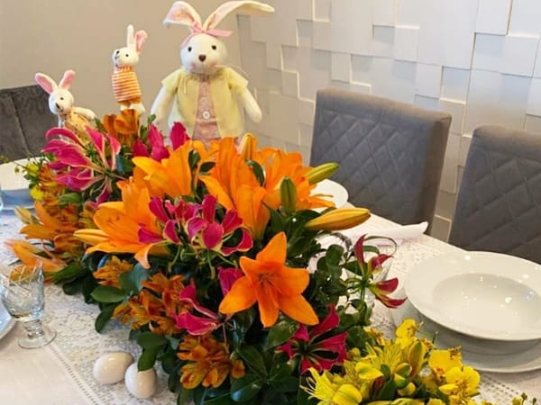 Flowers for Easter - Arrangements for gifts or decorating the home