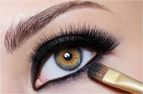 Eyeshadow can be used to intensify the eyeliner