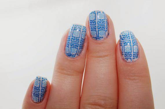 learn how to make nails with Portuguese tiles