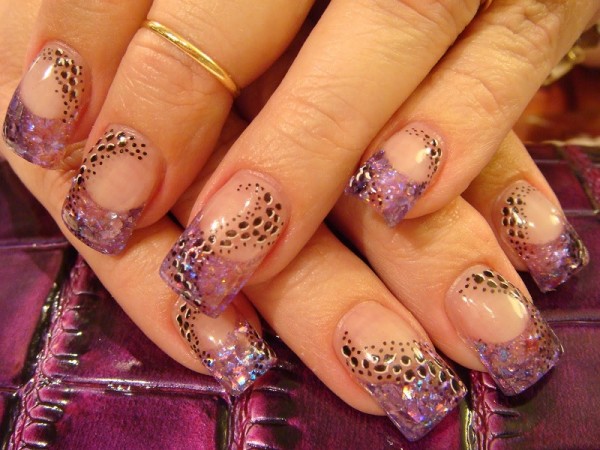 Nail decoration with transparent effect