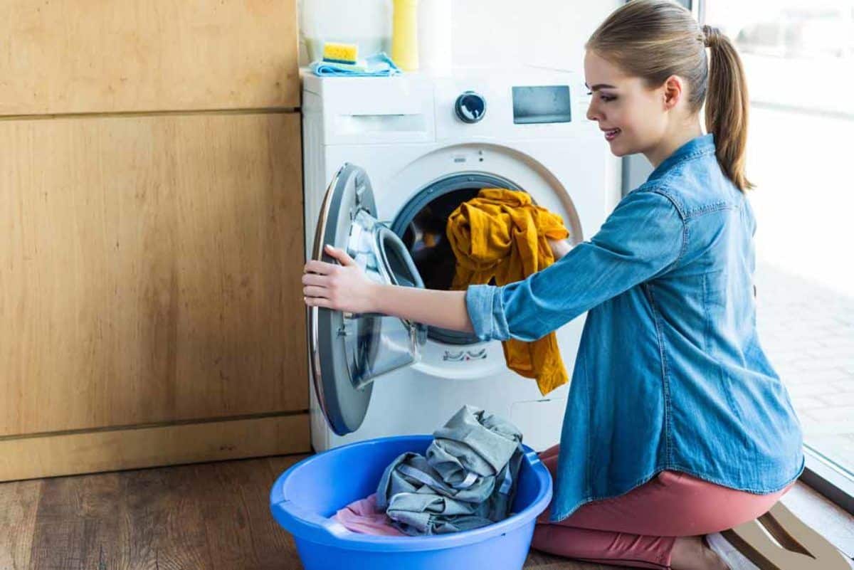 How to wash clothes - Machine and hand washing tips