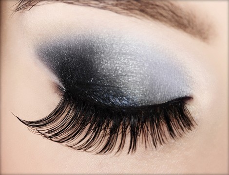 eye with false eyelashes