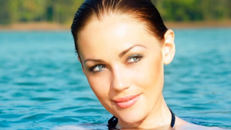 Rules for getting your beach makeup right