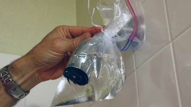 How to unclog a shower – 3 tricks with vinegar to clean
