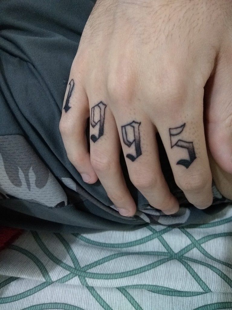 Finger tattoos: check out 100 ideas for inspiration