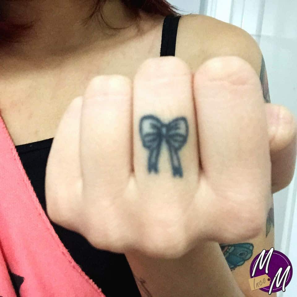 Finger tattoos: check out 100 ideas for inspiration