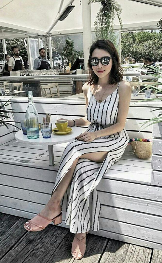 Maxi dresses: tips on how to combine the trendy piece + inspiration