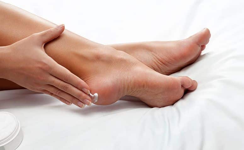 Home remedy for cracked feet, find out how to do it