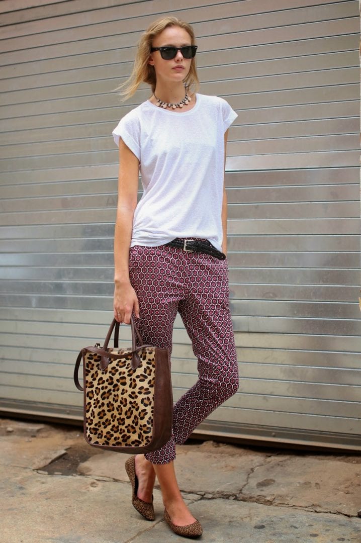 Looks with a white t-shirt - create incredible combinations with the piece