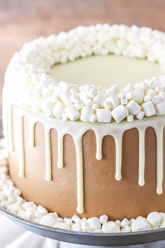 How to decorate cake with marshmallows