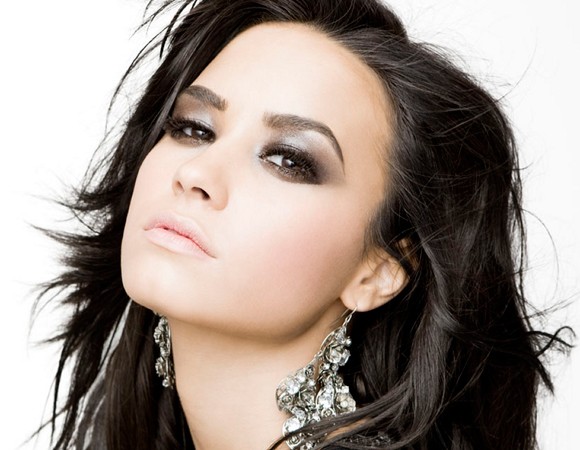 Demi Lovato makeup inspiration for Halloween