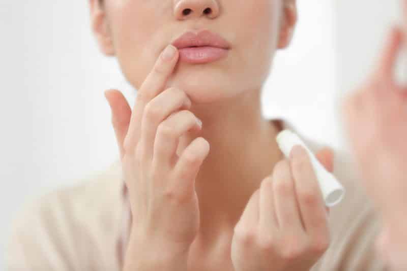 How to moisturize your lips