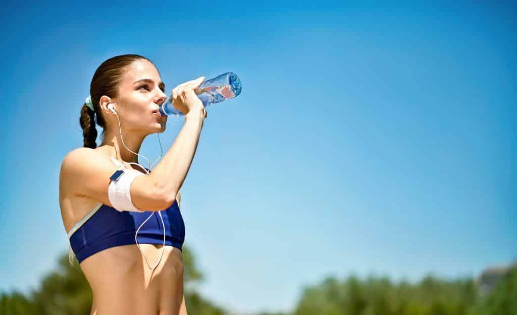 Does drinking water make you lose weight?  How to hydrate + flavoring ingredients