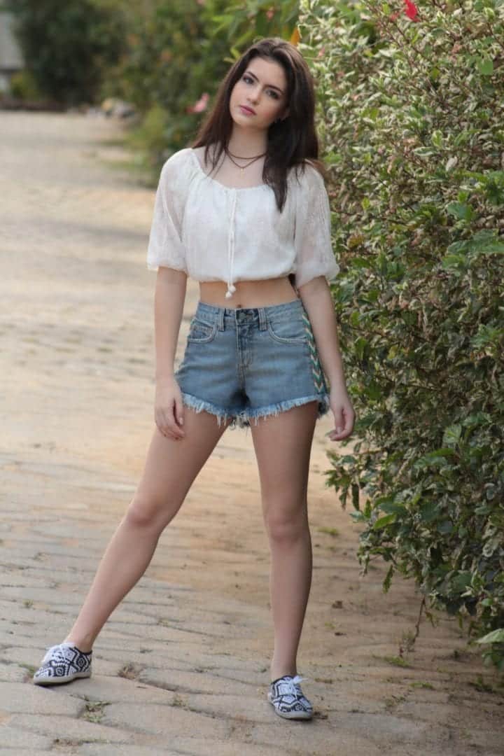 Looks with denim shorts - how to wear them in all styles