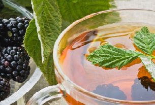 Teas for menopause - 6 natural options to alleviate symptoms