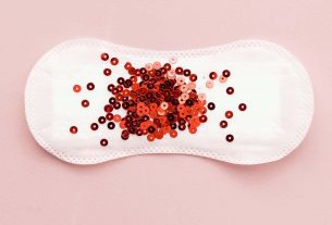 Menstruation with clots, what is it?  Main causes and treatments