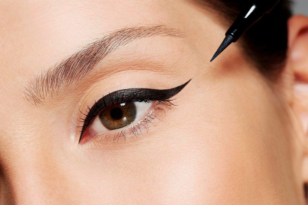 History and origin of the product and the famous "kitty" eyeliner