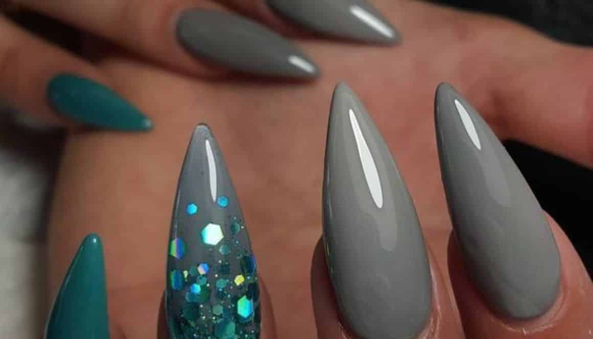 Acrylic nails - How to apply, maintain and remove them + tips