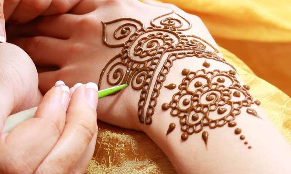 Henna tattoo, what is it?  How it’s made, care + inspiration