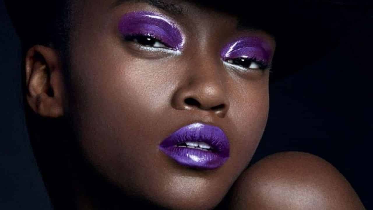 Purple lipstick - Tips to highlight your look + makeup inspirations