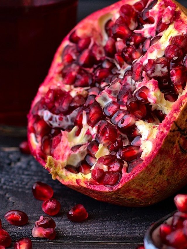 6 Rare Health Benefits Of Pomegranate Peels