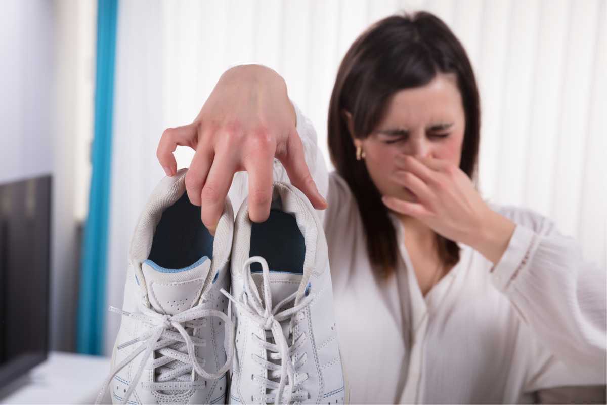 6 homemade recipes to eliminate bad foot odor