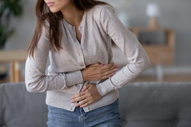 8 main symptoms of gastritis (with online test)