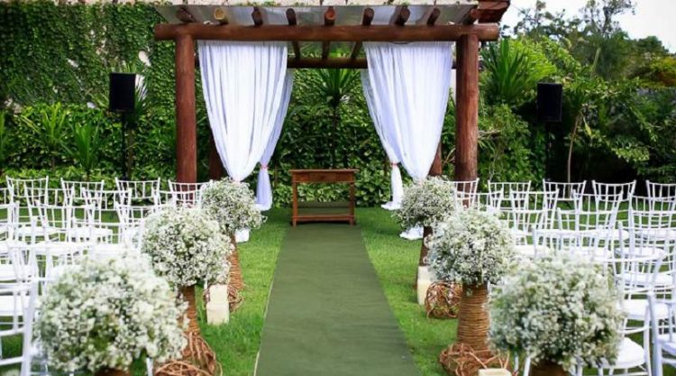 Considerations for planning an outdoor wedding