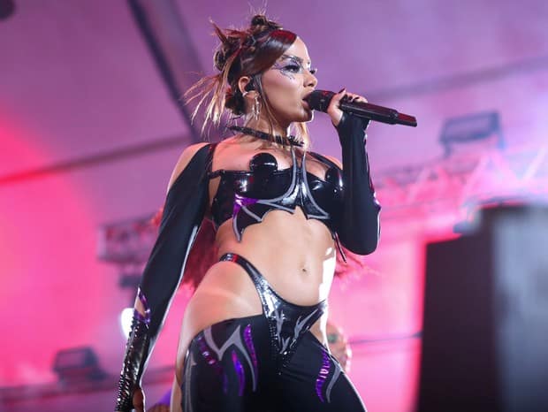 Show no Rio de Anitta inspira looks carnavalescos da plateia