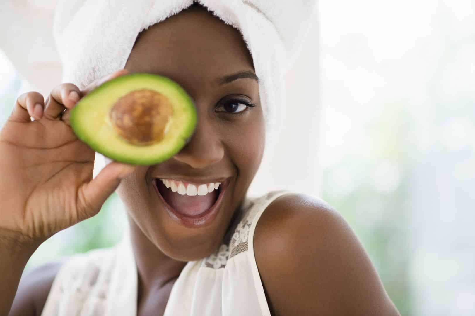 Avocado mask - benefits of the fruit + recipes