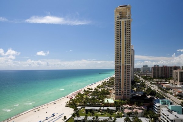 Miami is one of the international destinations for relaxing and shopping