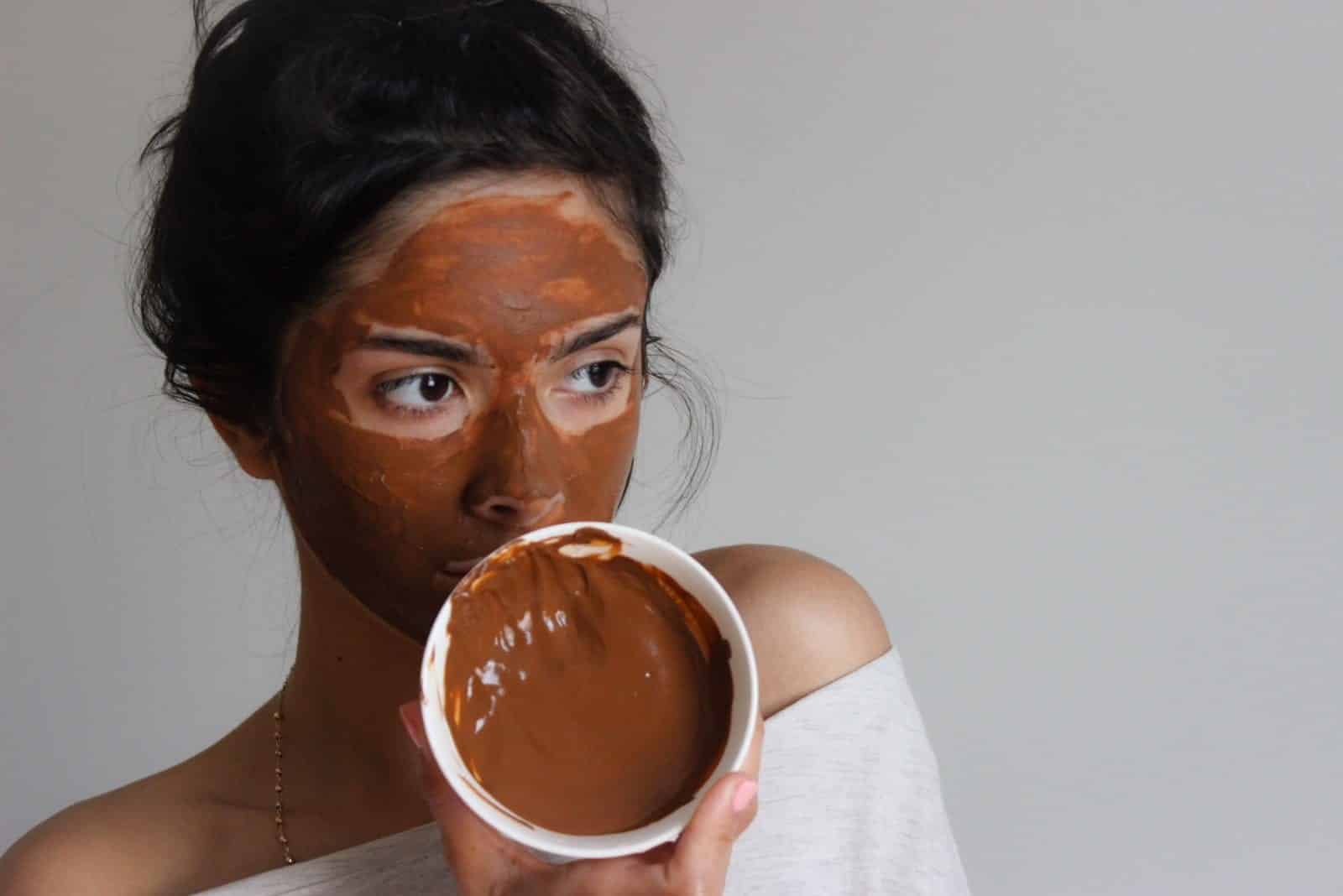 Benefits of clay mask: boost your facial treatment