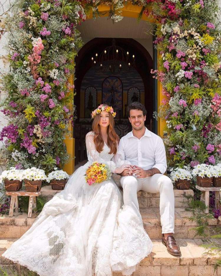 Las flores fueron uno de los platos fuertes de la boda de la actriz Marina Ruy Barbosa con el piloto Xandynho Negrão.