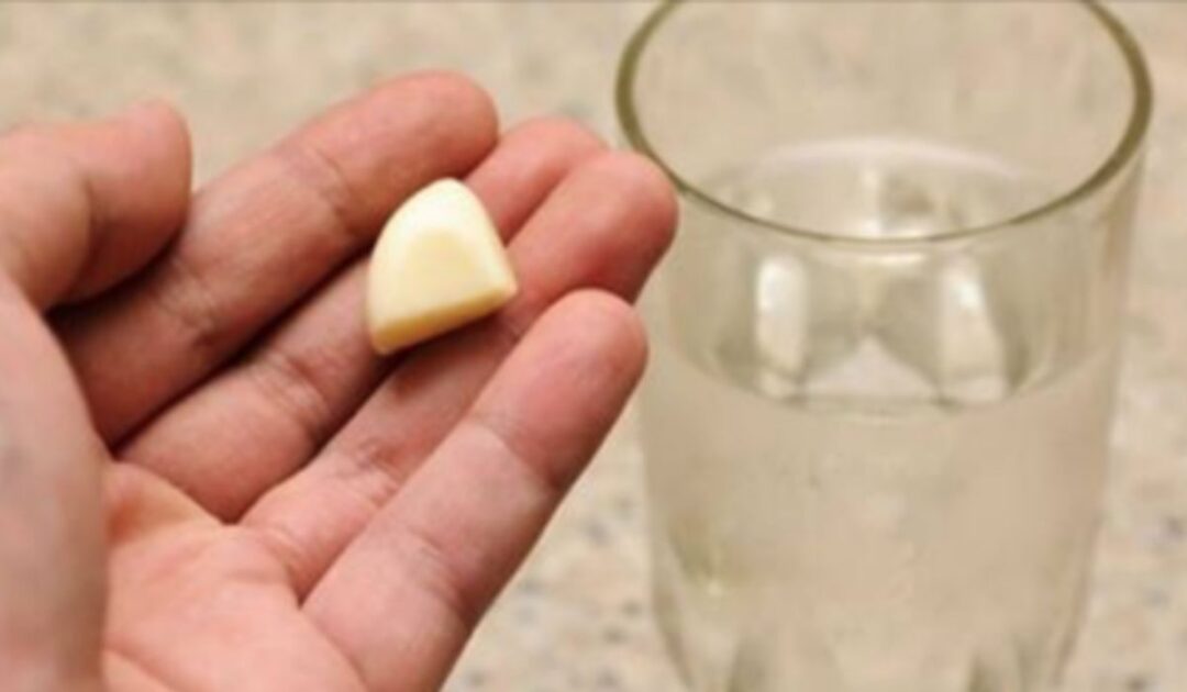 See how to prepare garlic water