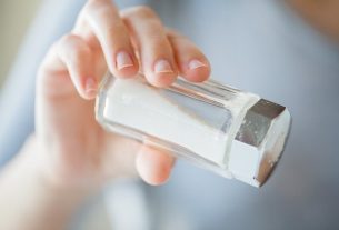 Is salt under the tongue good for low blood pressure?