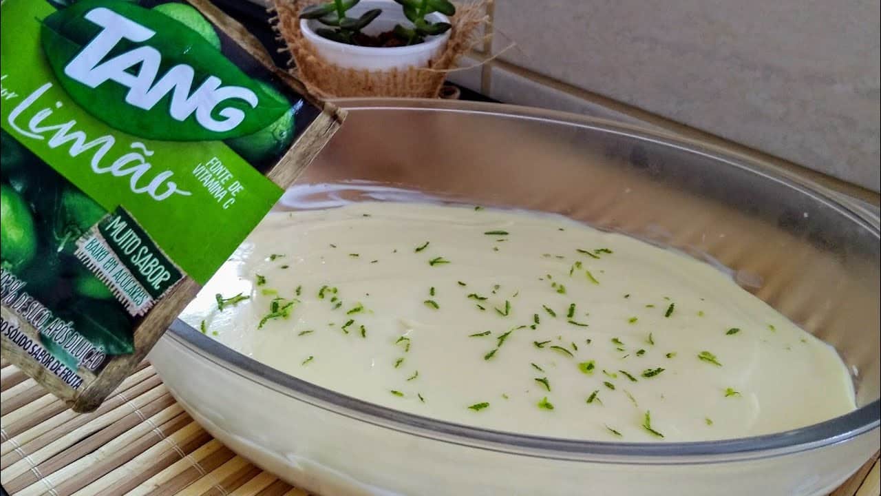 O mousse de limão com suco Tang é uma versão ainda mais simples do tradicional mousse, mas nem por isso mesmo saborosa. Confira.