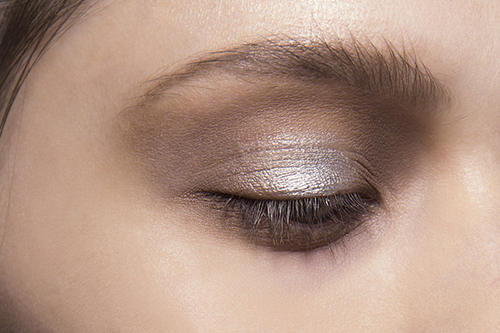 Metallic eyeshadow: the trend for fall 2016