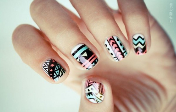 Nails decorated with ethnic prints