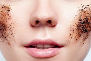 Posos de café en la cara: razones para no usar este exfoliante casero