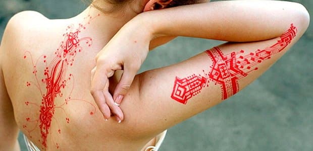 Red tattoos are popular among celebrities: 15 inspirations for you