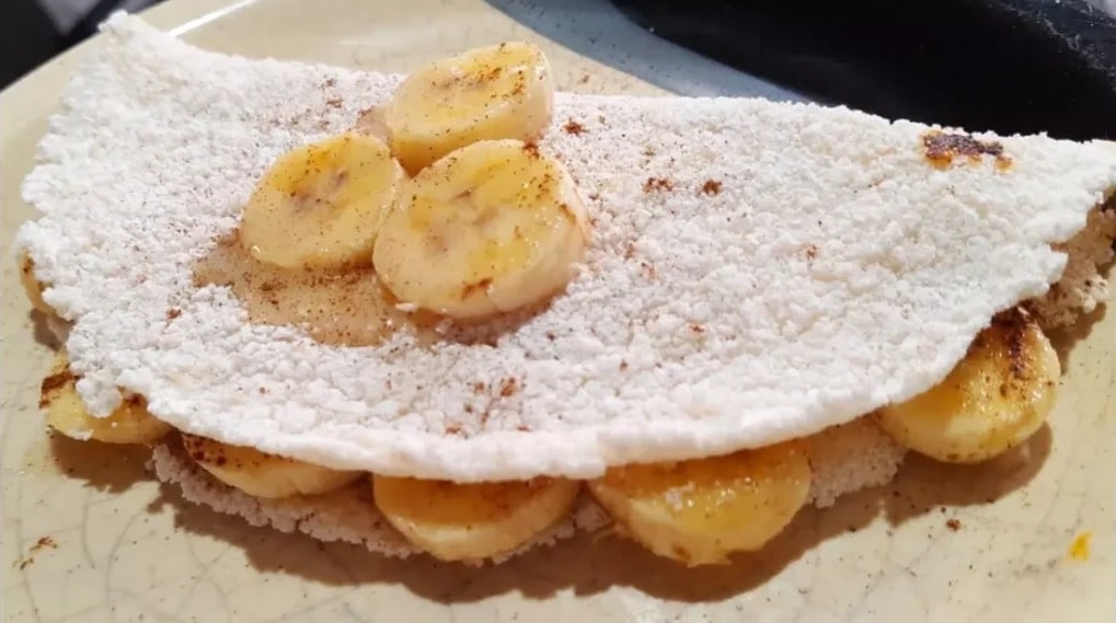 Tapioca com banana e mel