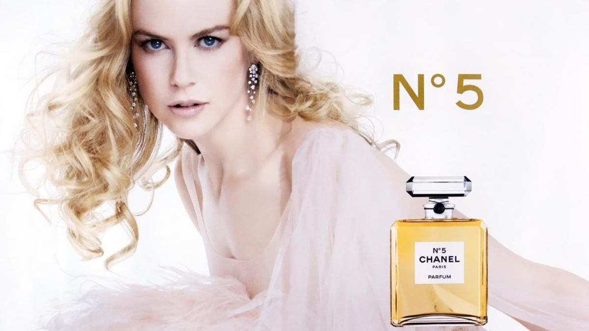 Os 10 perfumes femininos mais vendidos em 2023: Descubra as fragrâncias populares das grandes marcas