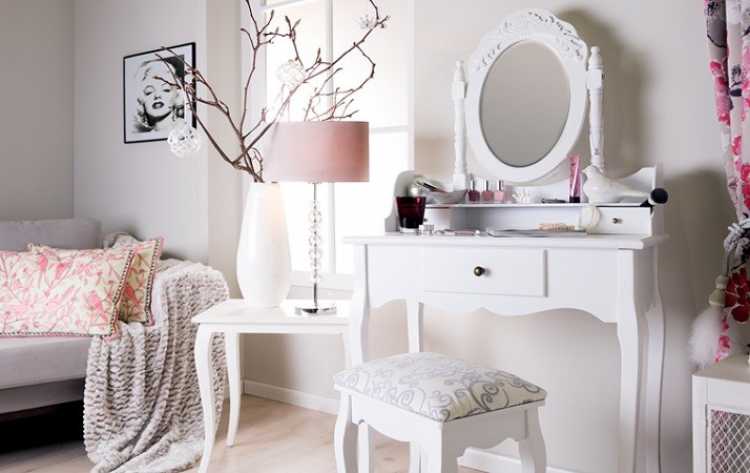 The charm of dressing tables in the bedroom