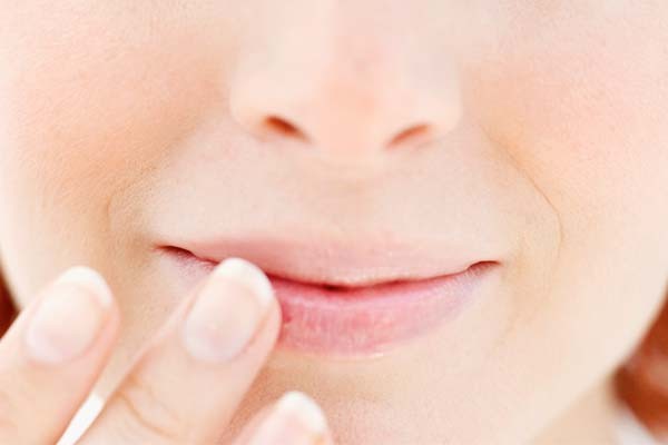 how to treat dry lips