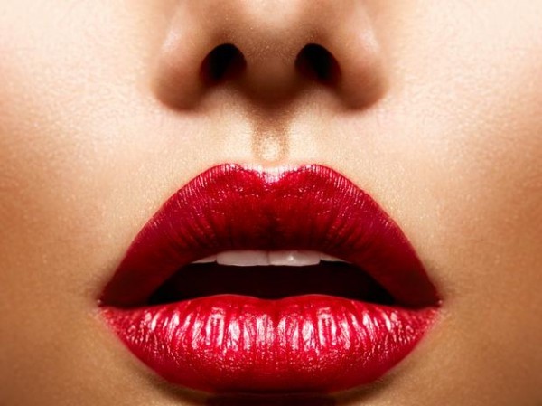 Tricks to make your lips bigger with makeup