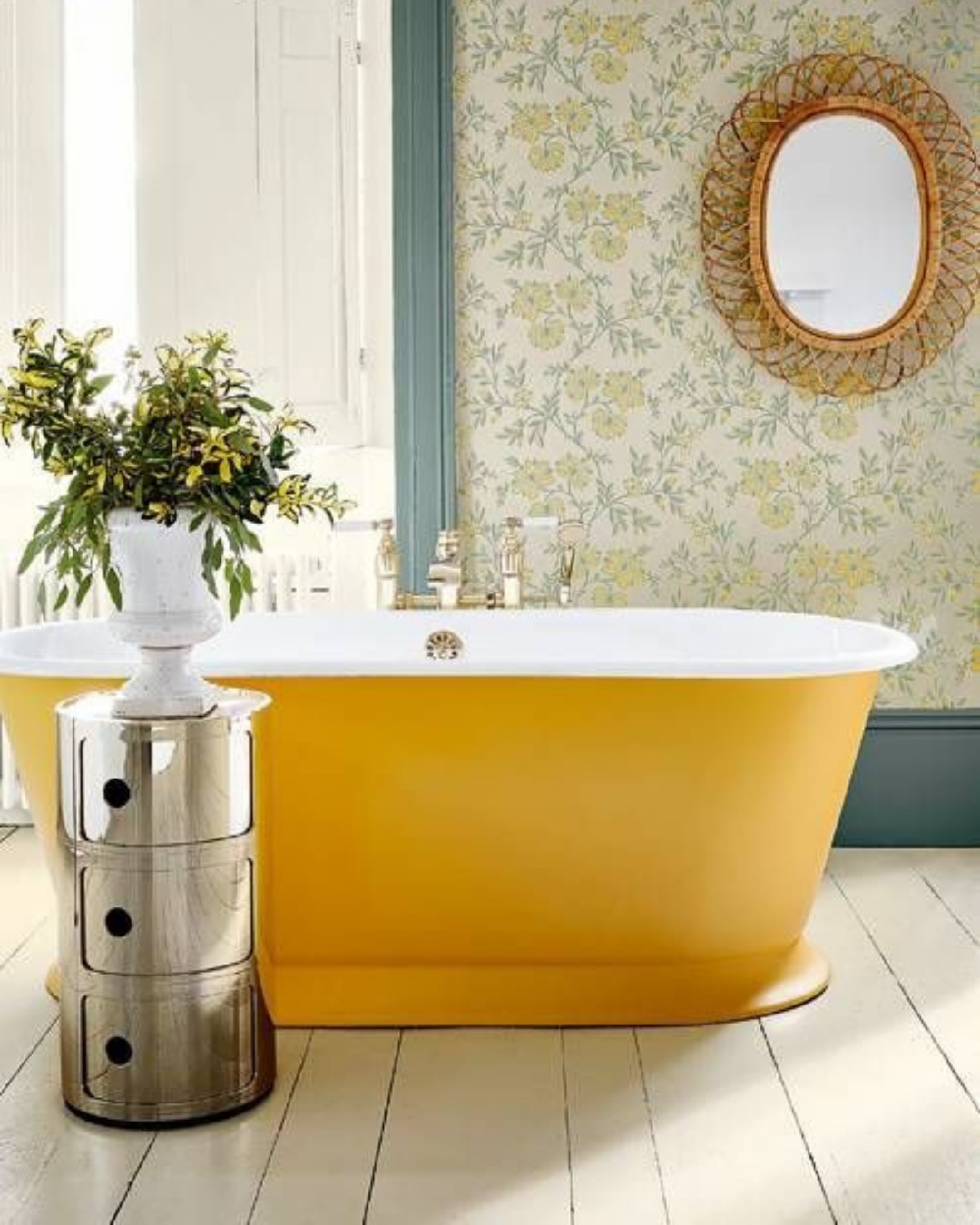 Freestanding bathtub