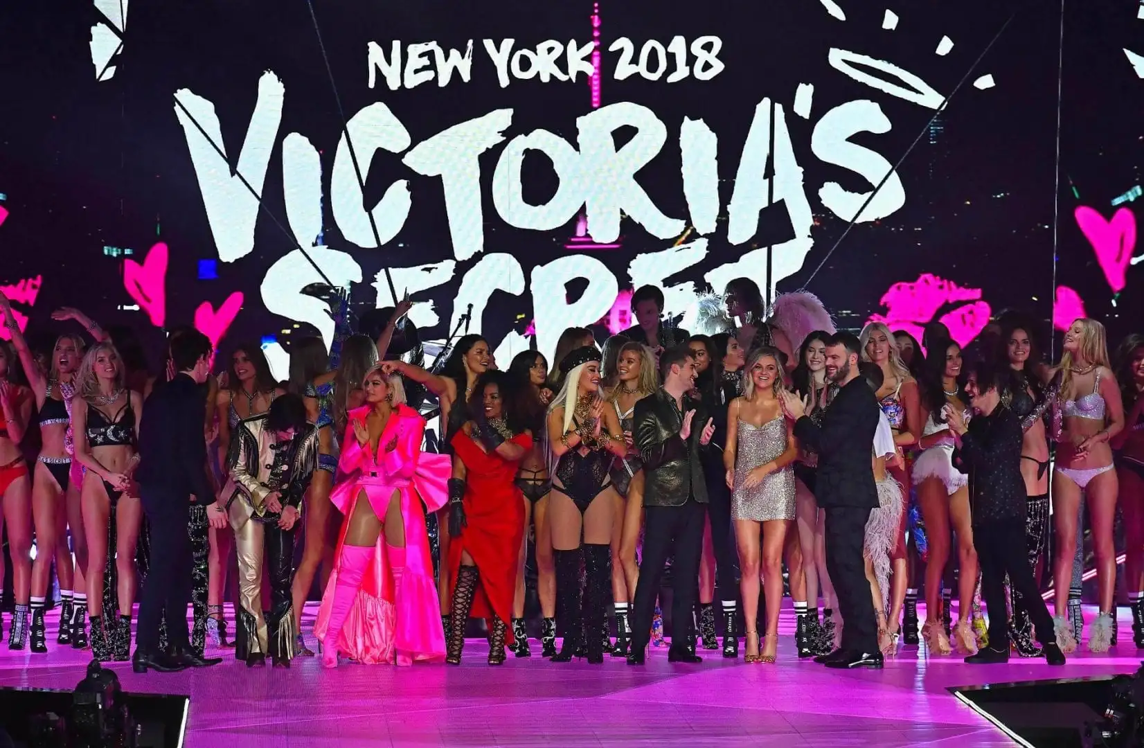 Victoria's Secrets - Démarrage de la marque, défilés, controverses et possible faillite