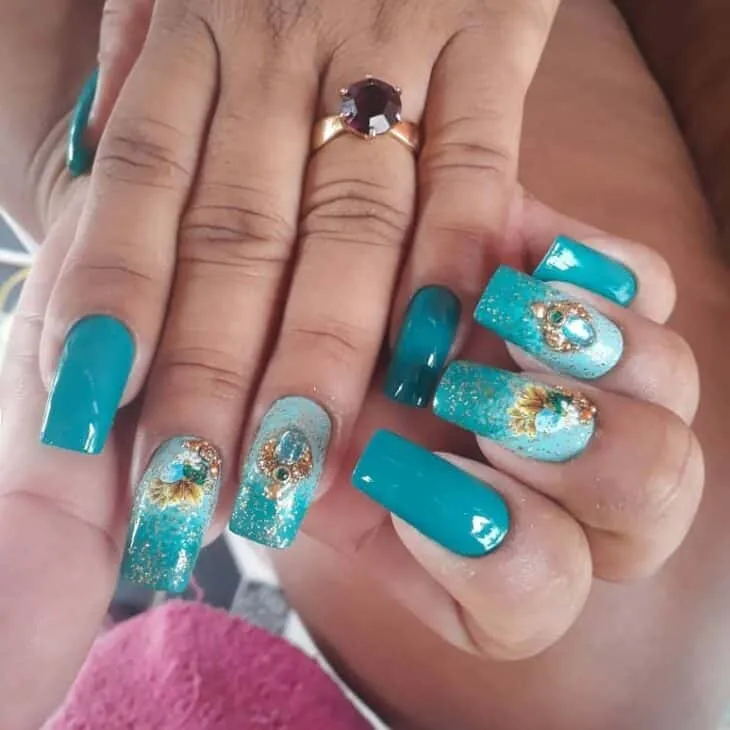 Tudo sobre unhas postiças: como aplicar, como tirar, cuidados e fotos!